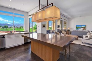 Villa (5 Bedrooms) | Interior