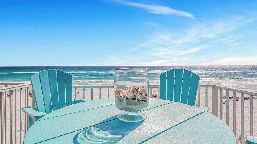 Weekender by Avantstay Gorgeous Beach Front Home w/ Ocean View