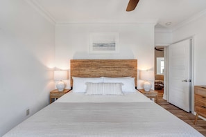 9 bedrooms - Sleeps 20, Private Pool, Putting Green, Walk to Beach Vitamin Sea by Avantstay (Miramar Beach)