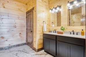 Interior - Duval by Avantstay 10min to DT Pigeon Forge w/ Indoor Pool, Hot Tub & Amazing Views! (Sevierville)