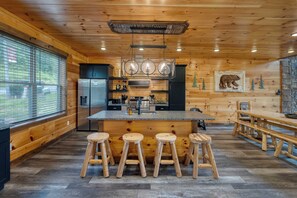 Interior - Duval by Avantstay 10min to DT Pigeon Forge w/ Indoor Pool, Hot Tub & Amazing Views! (Sevierville)