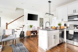 Interior - Hart Suite Buyout 2 by Avantstay Two Nashville Town Houses w/ Stunning Amenities & Design (Nashville)