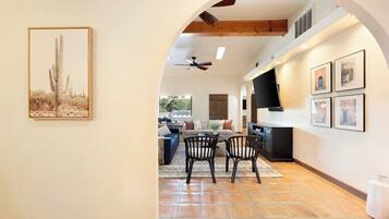 Vila (Multiple Bedrooms) | Interior