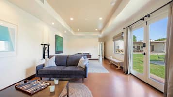 Vila (Multiple Bedrooms) | Interior