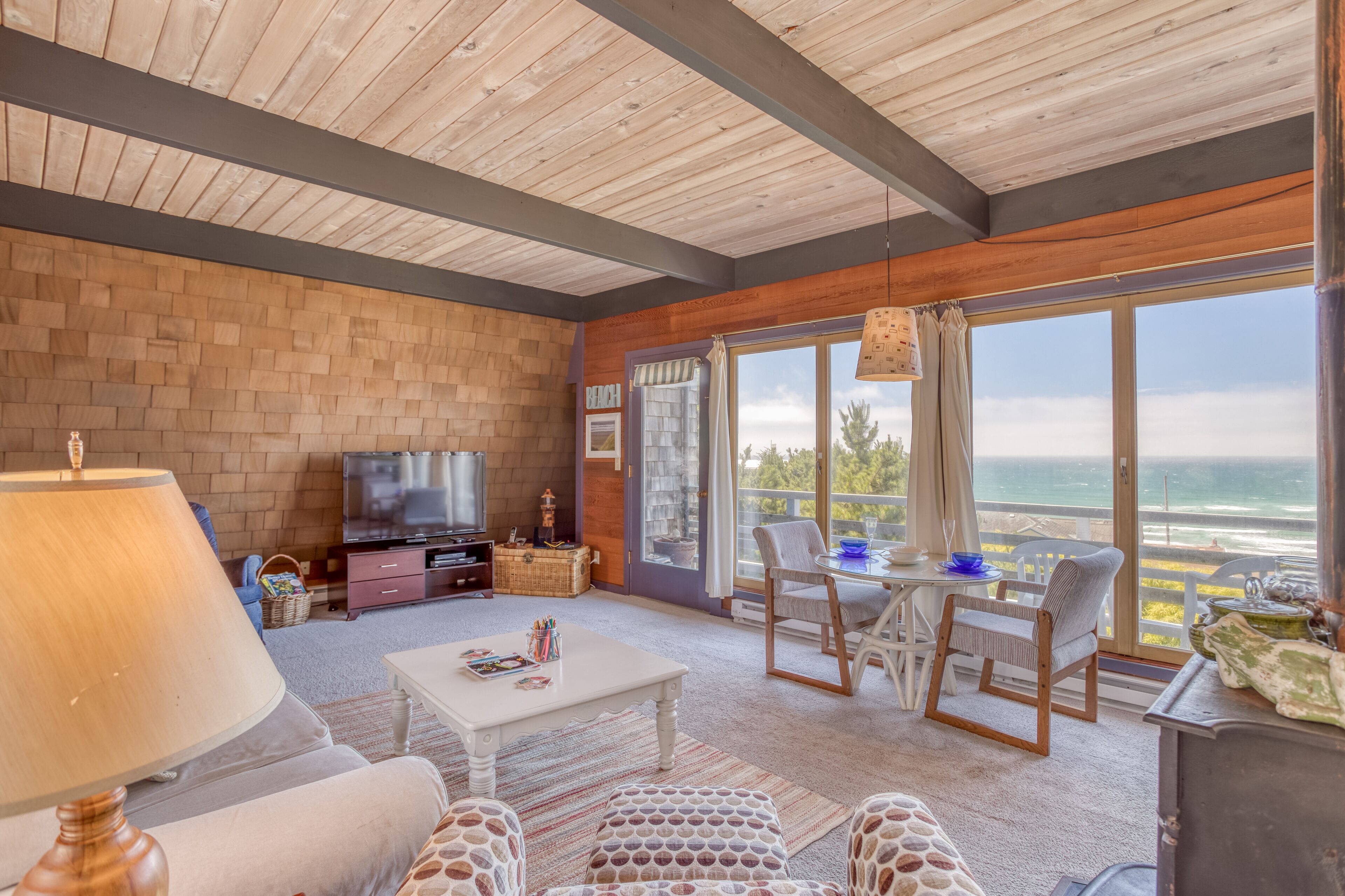 Great Ocean Views, Easy Beach Access Nearby, Beautiful Natural Surroundings