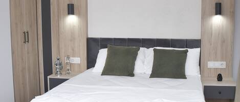 Premium bedding, minibar, in-room safe, laptop workspace