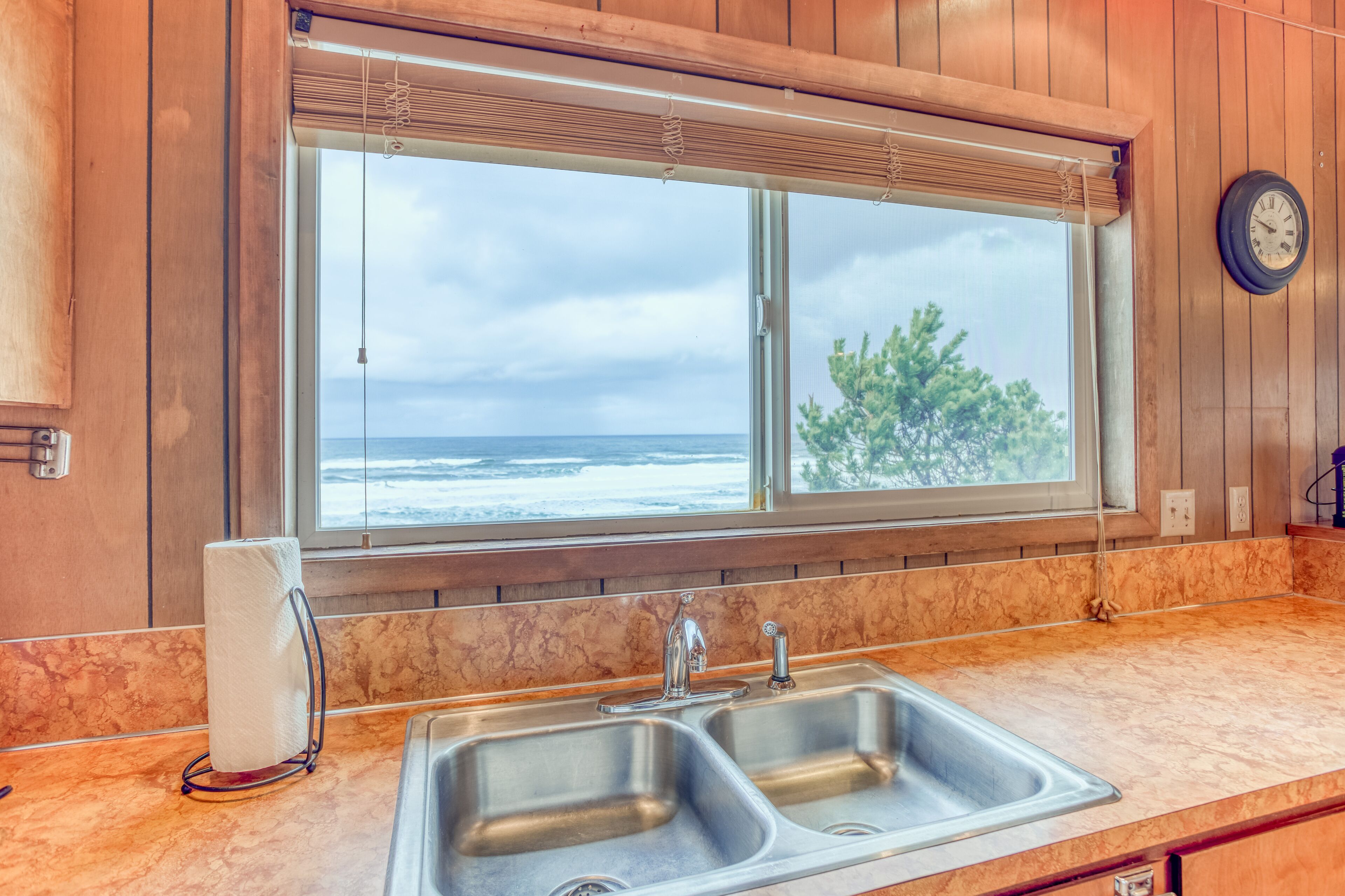 Ocean Front Vacation Home Just North of Seal Rock,