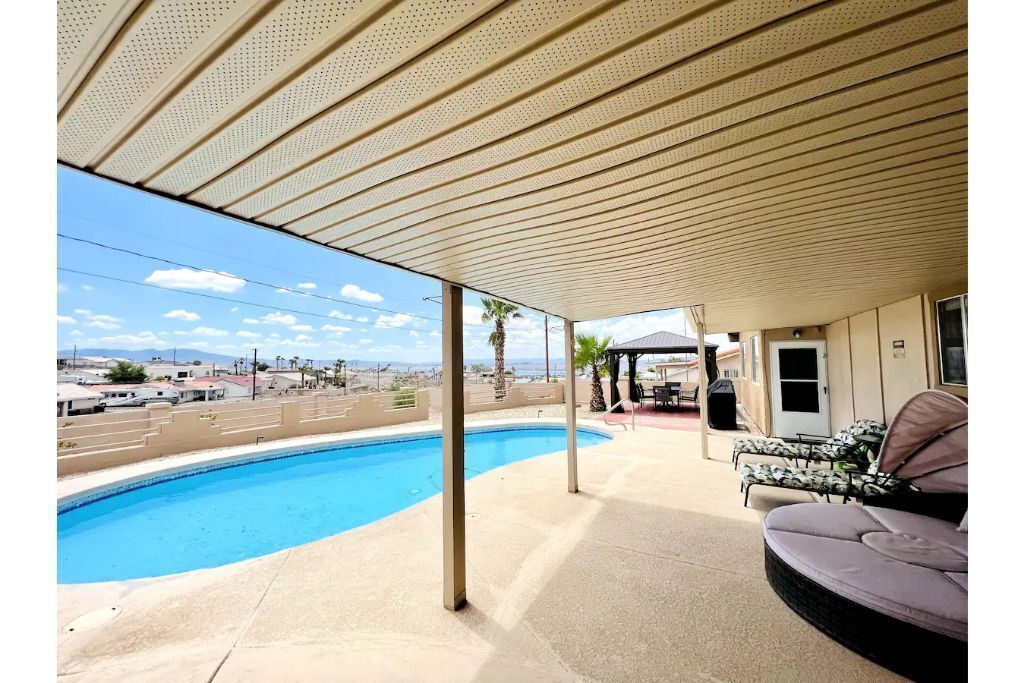 3 bed + Arizona room pool house + boat parking + Dogs Allowed