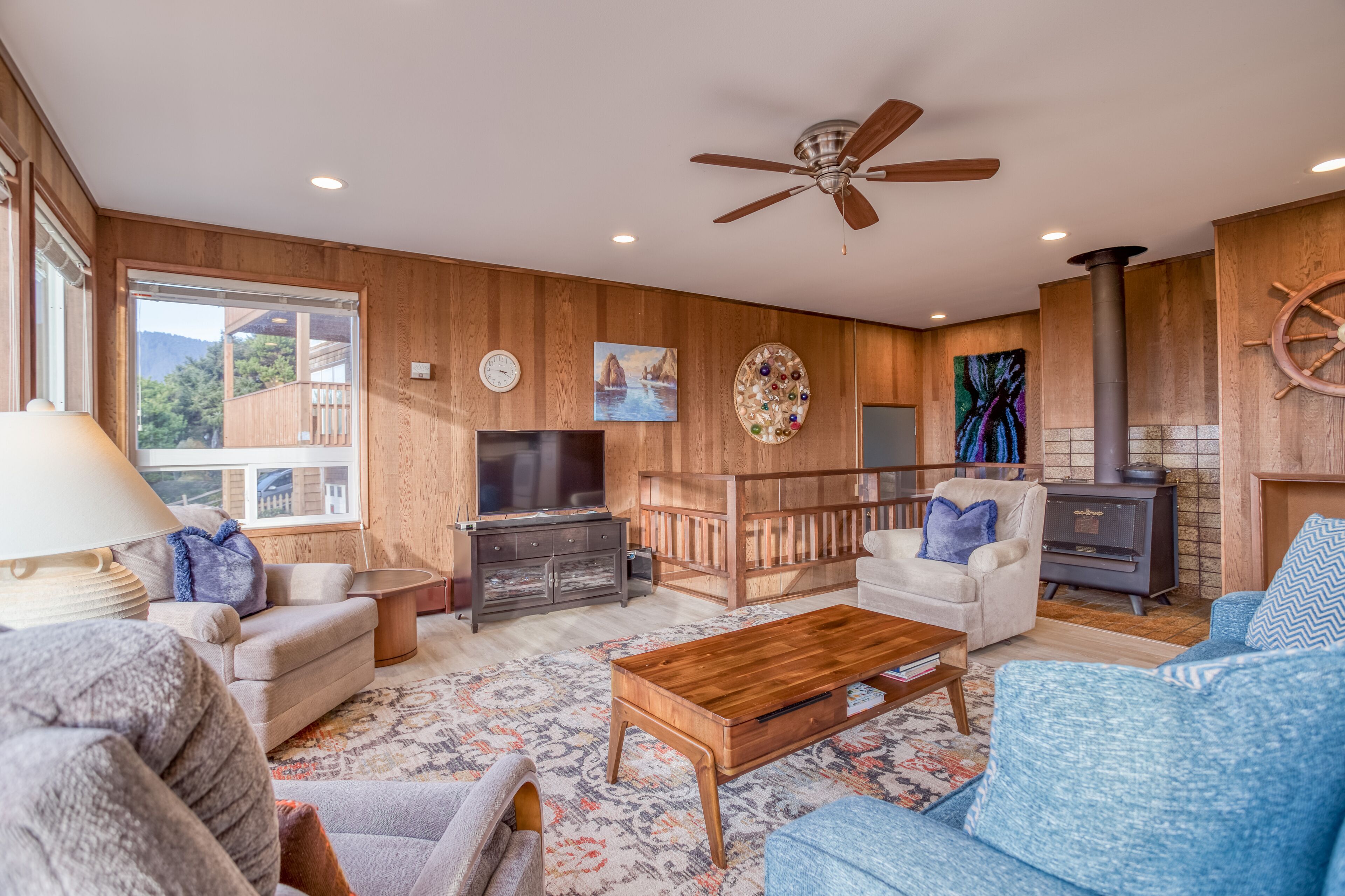 Central Manzanita Ocean-View Cottage Has Woodstove And Large Deck, Proximity