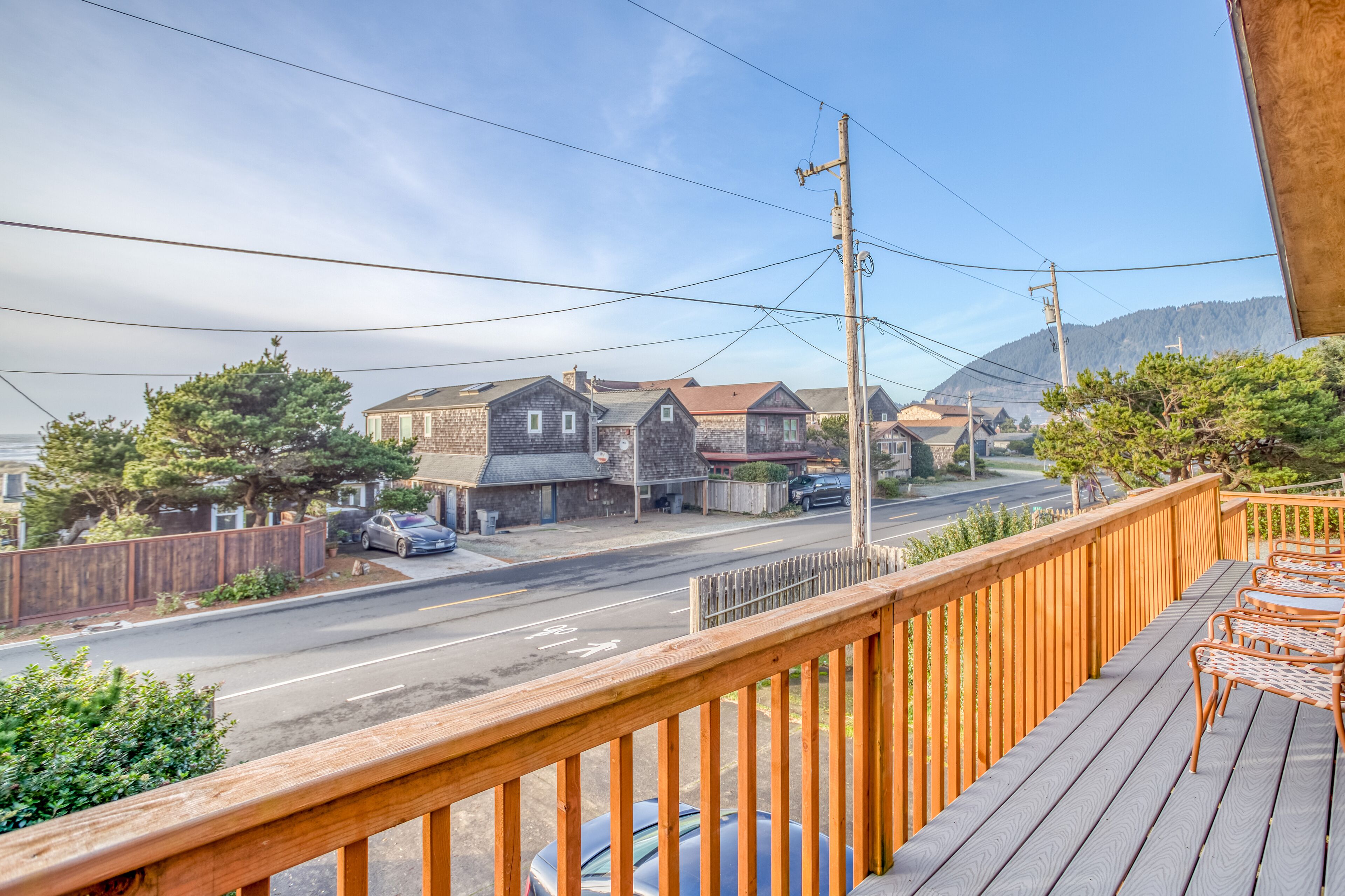 Central Manzanita Ocean-View Cottage Has Woodstove And Large Deck, Proximity