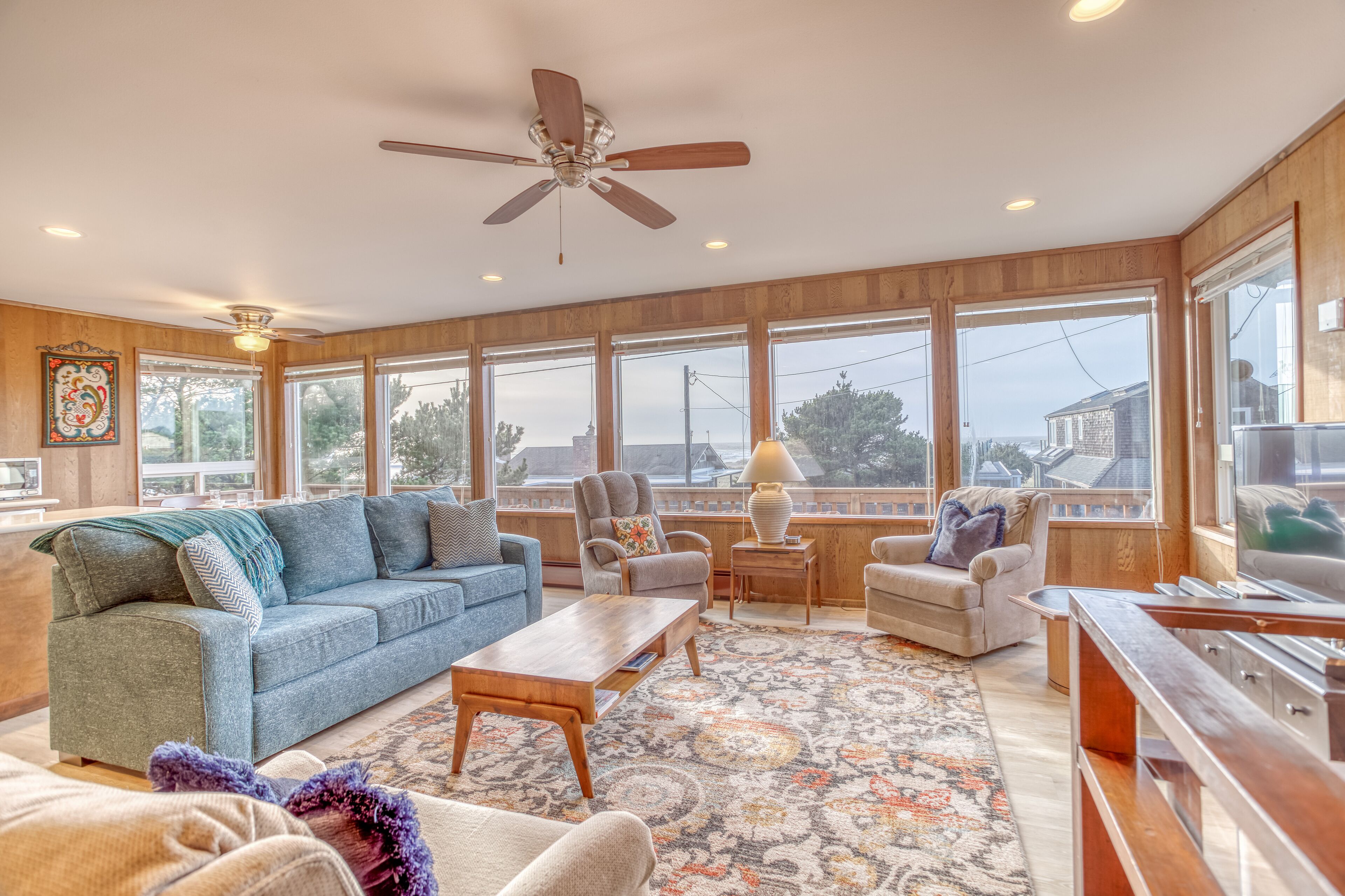 Central Manzanita Ocean-View Cottage Has Woodstove And Large Deck, Proximity