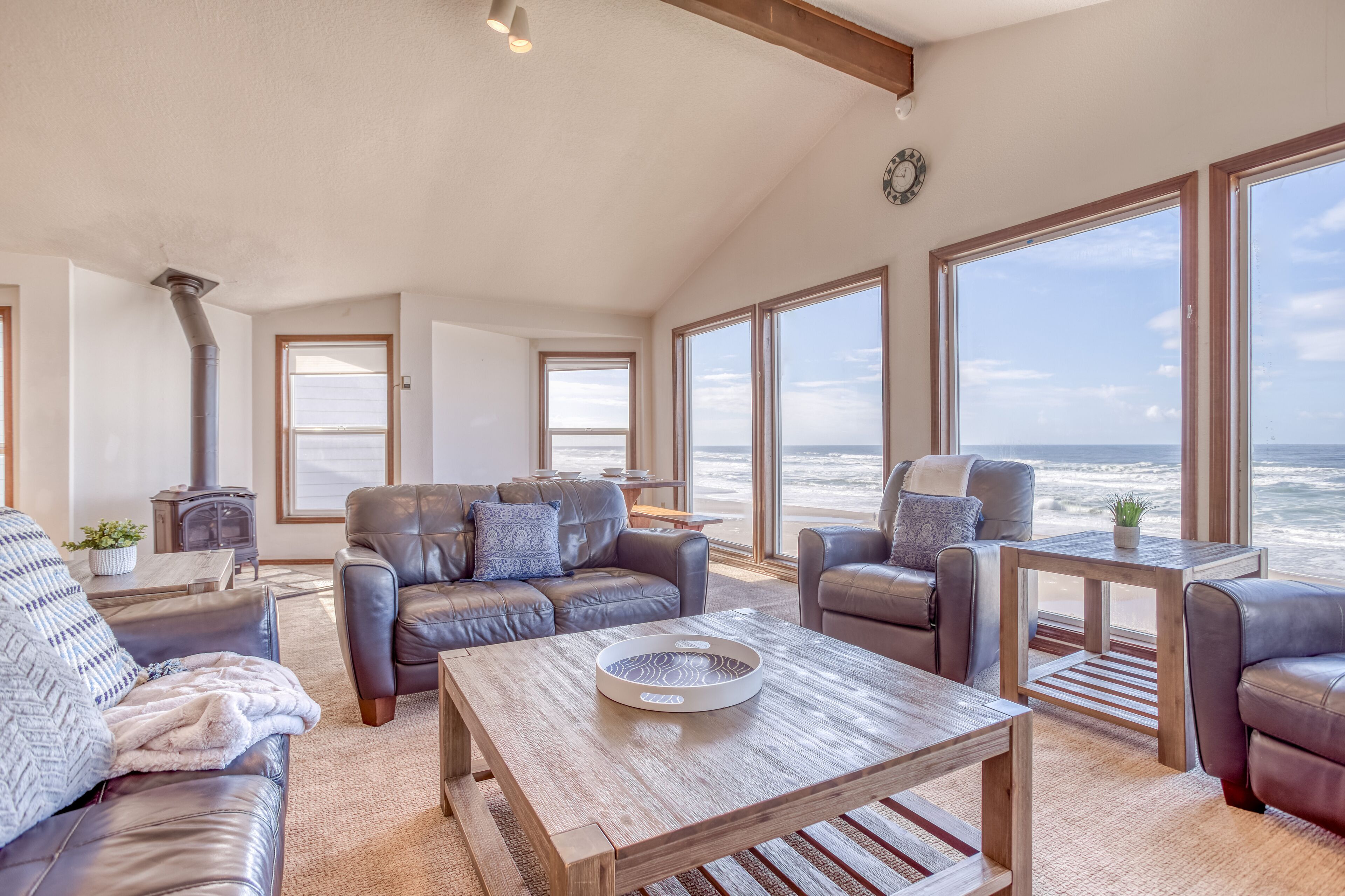 Huge Vaulted Great Room, Private Beach Access, Oceanfront, Two Fireplaces!
