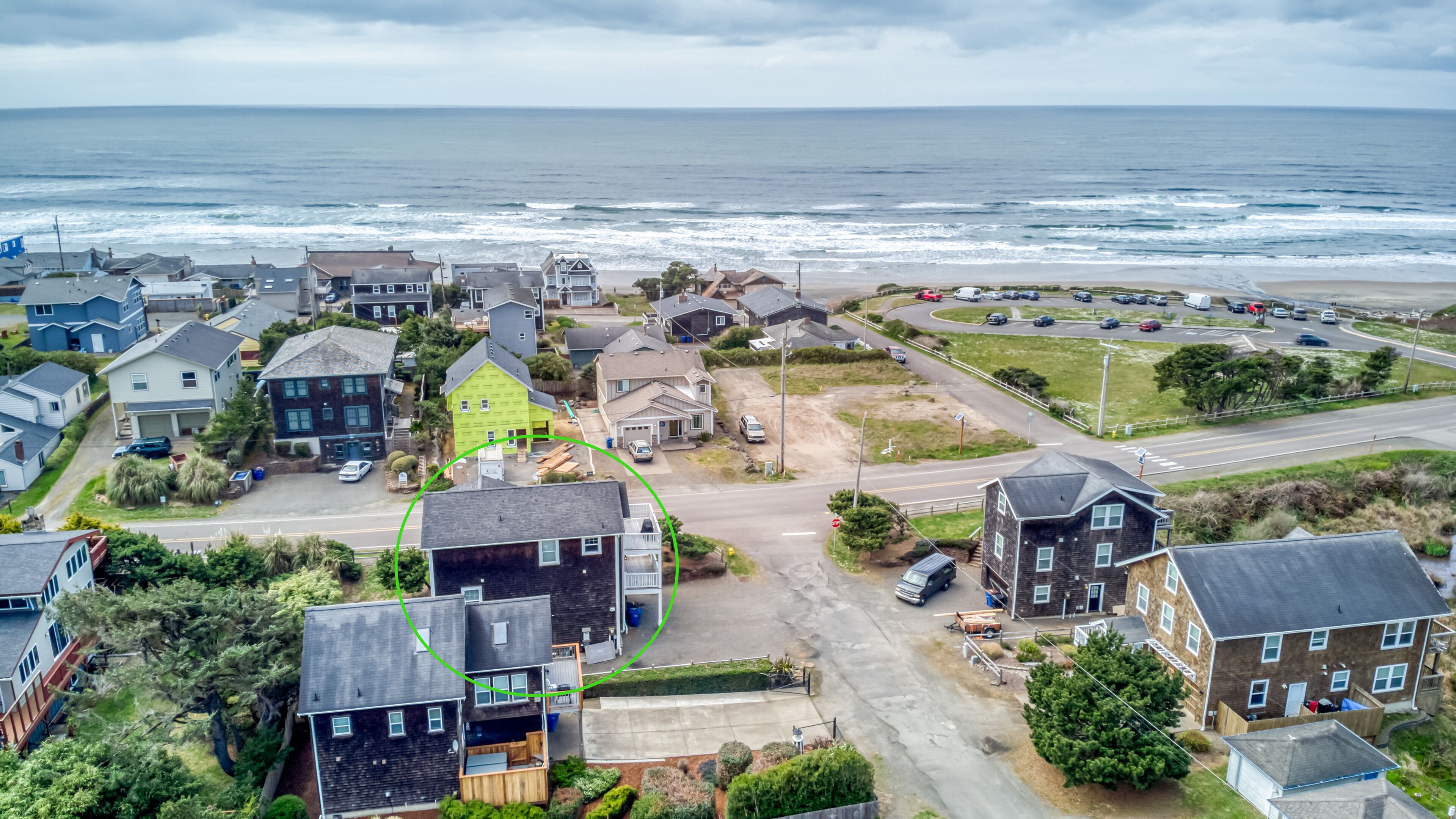 Sundance - Amazing Ocean Views, Across Street from Beach in Roads End