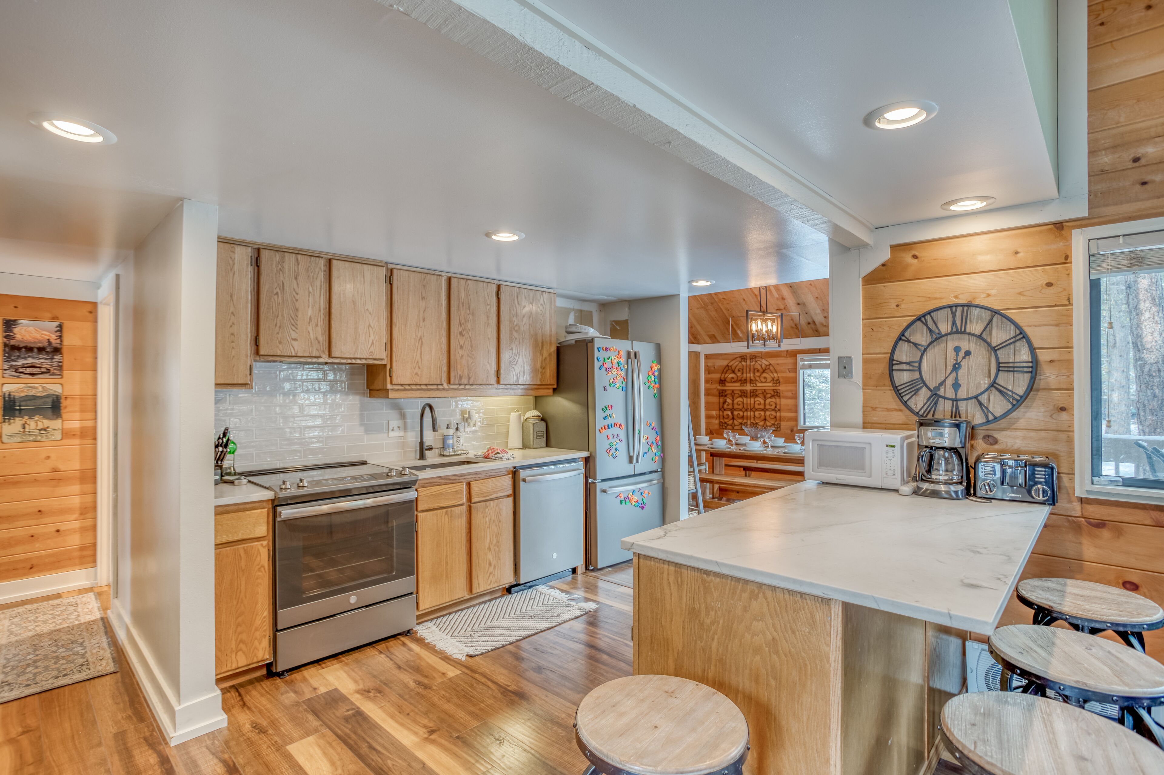 Cozy Sunriver Home Close to SHARC, Bikes and SHARC Passes!