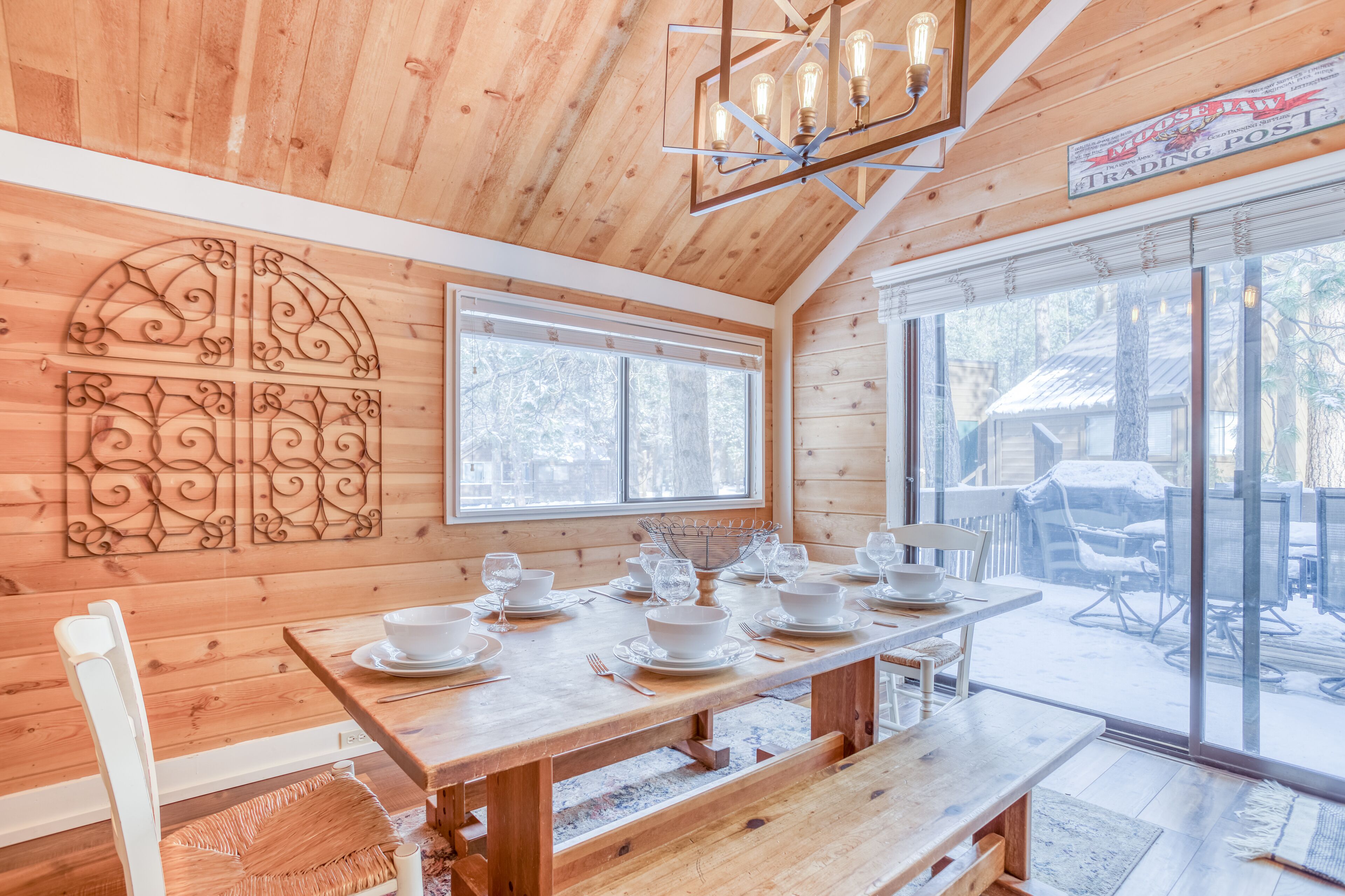 Cozy Sunriver Home Close to SHARC, Bikes and SHARC Passes!