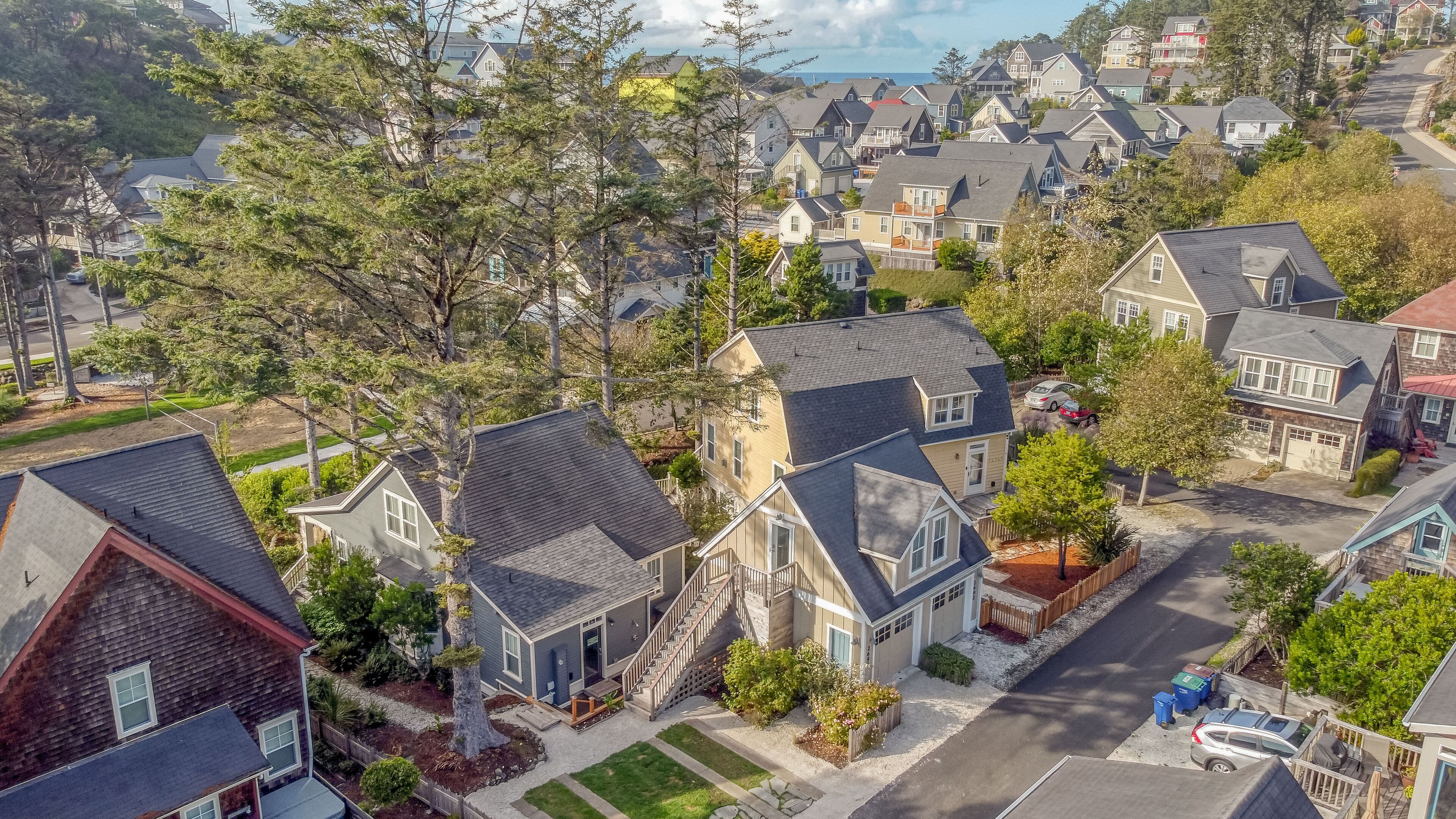 Sweet Olivia Beach Retreat has Upstairs King Suite, Hot Tub and More!