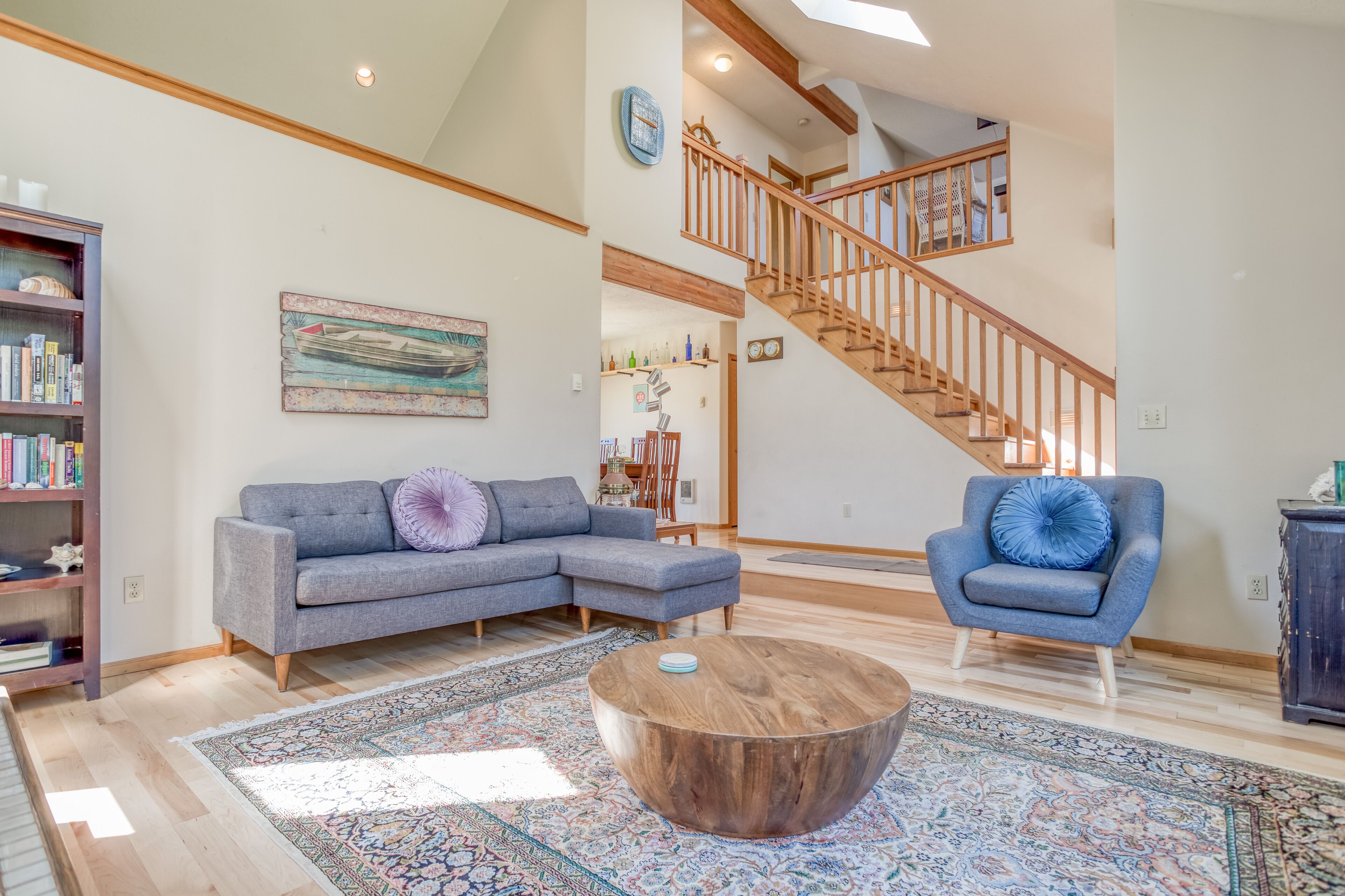 Charming Contemporary Close to Pacific City Beach, With Game Room, Loft!