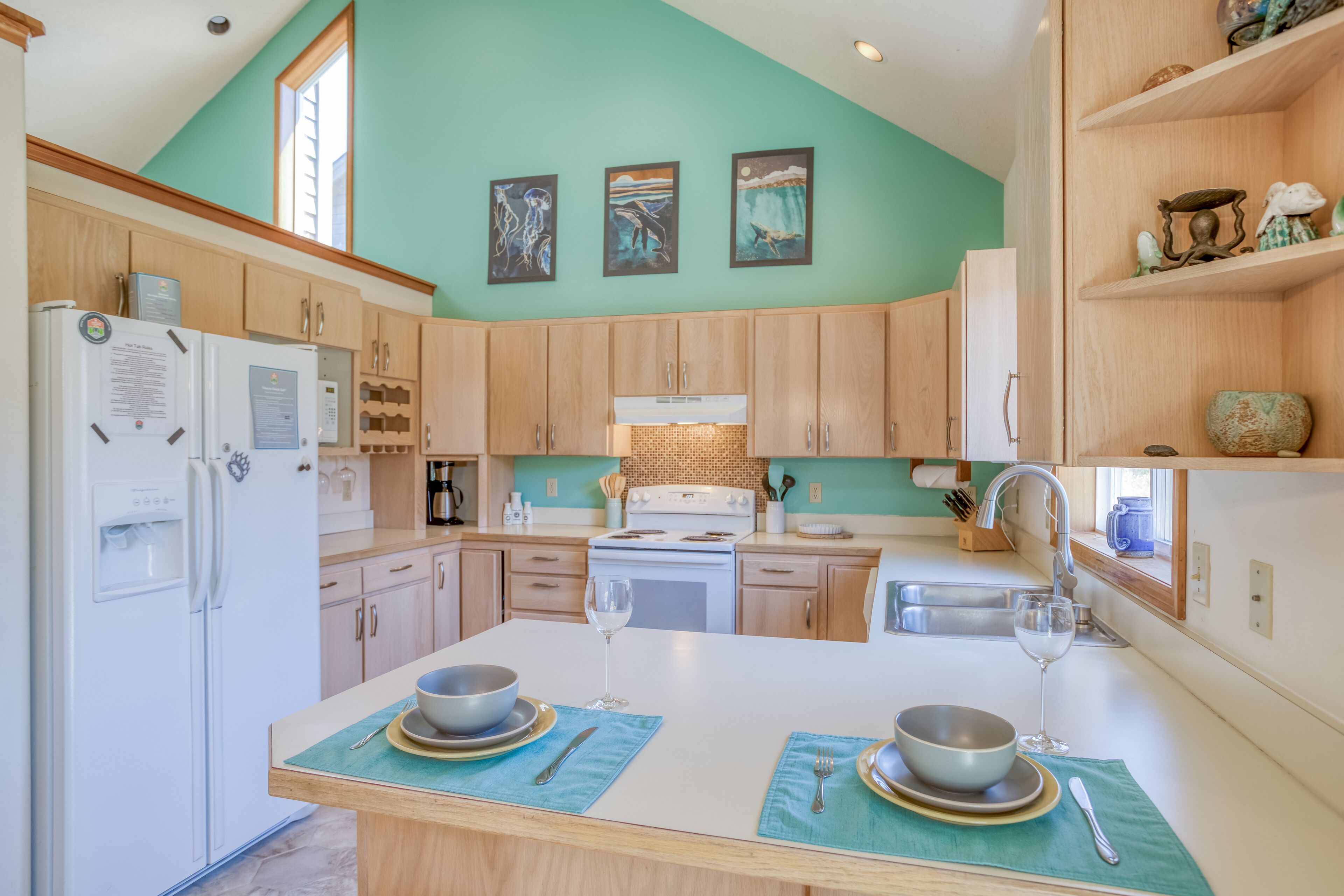 Charming Contemporary Close to Pacific City Beach, With Game Room, Loft!