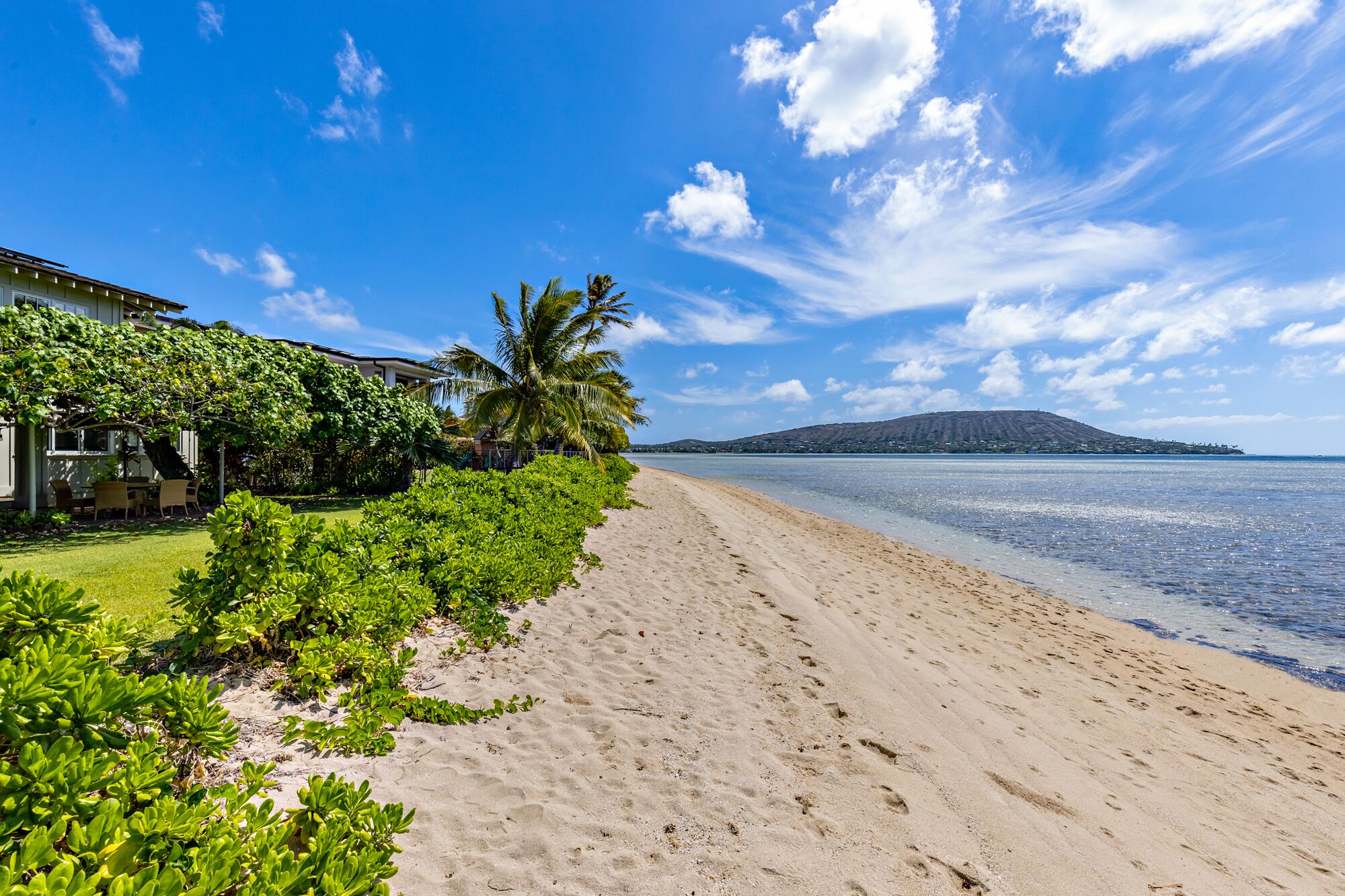 Paiko Villa - Directly on Gorgeous Beach! Contact me directly for PROMOS!