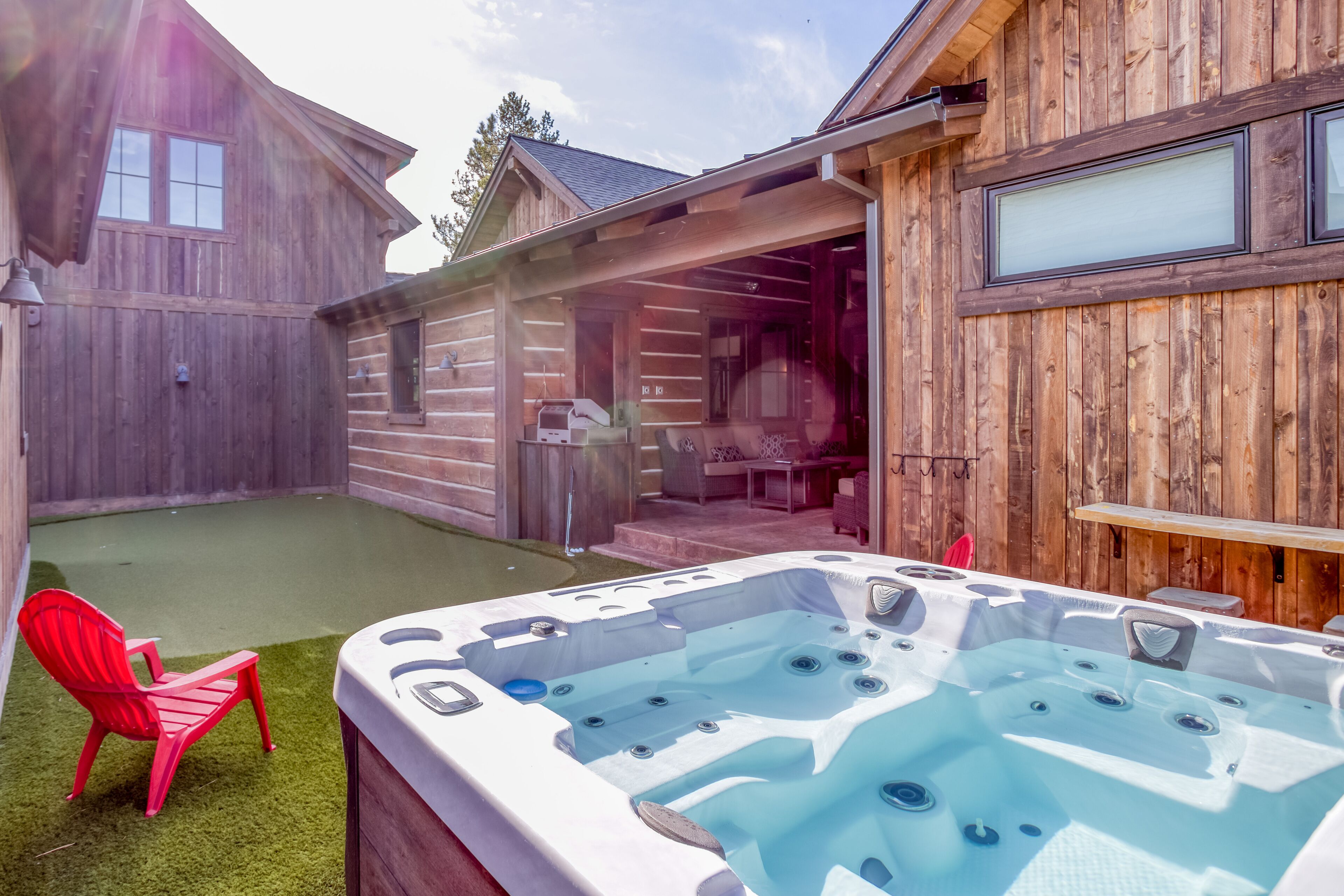 Splendid Modern Caldera Lodge with Amazing Amenities!