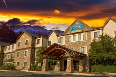 Mountain View Studio + Pool Access