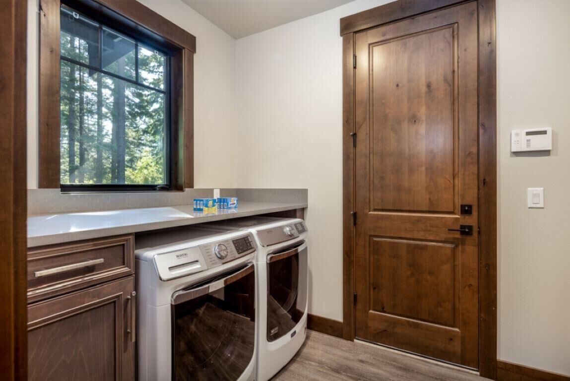 Suncadia 4-Bedroom Home - Beautiful Floor-to-Ceiling Fireplace