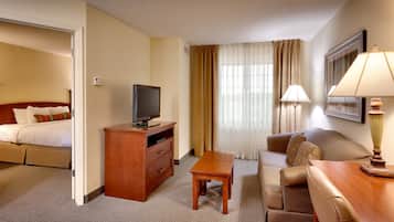 1 bedroom, in-room safe, iron/ironing board, free WiFi