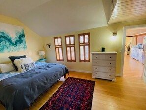 2 Schlafzimmer, Schreibtisch, Bügeleisen/Bügelbrett, kostenloses WLAN