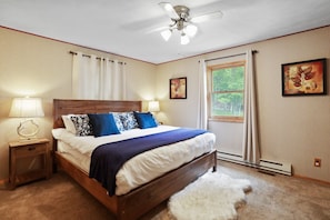 3 bedrooms, premium bedding, desk, iron/ironing board