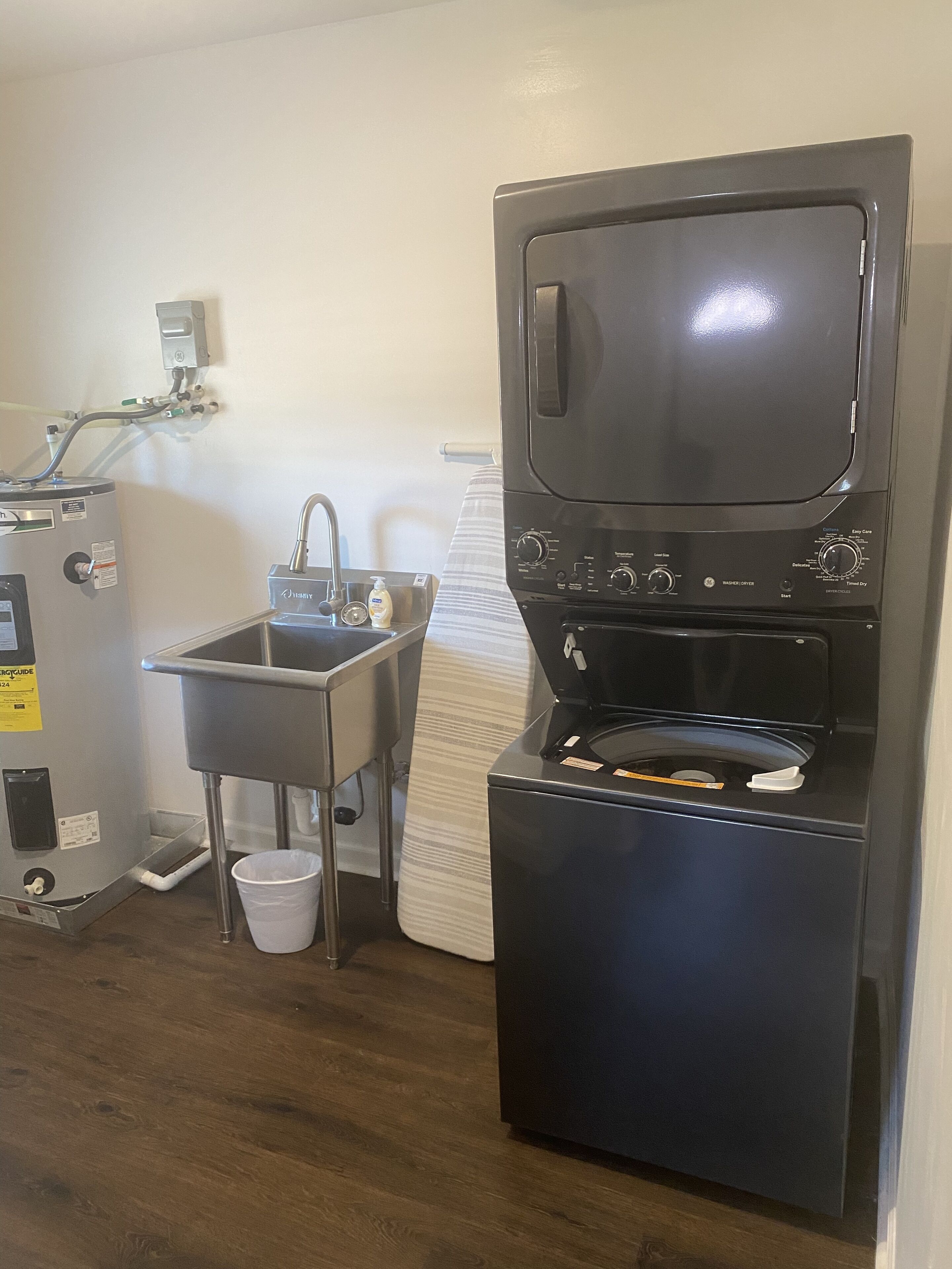 Family-sized Cottage (The Lily Pad) with numerous amenities.