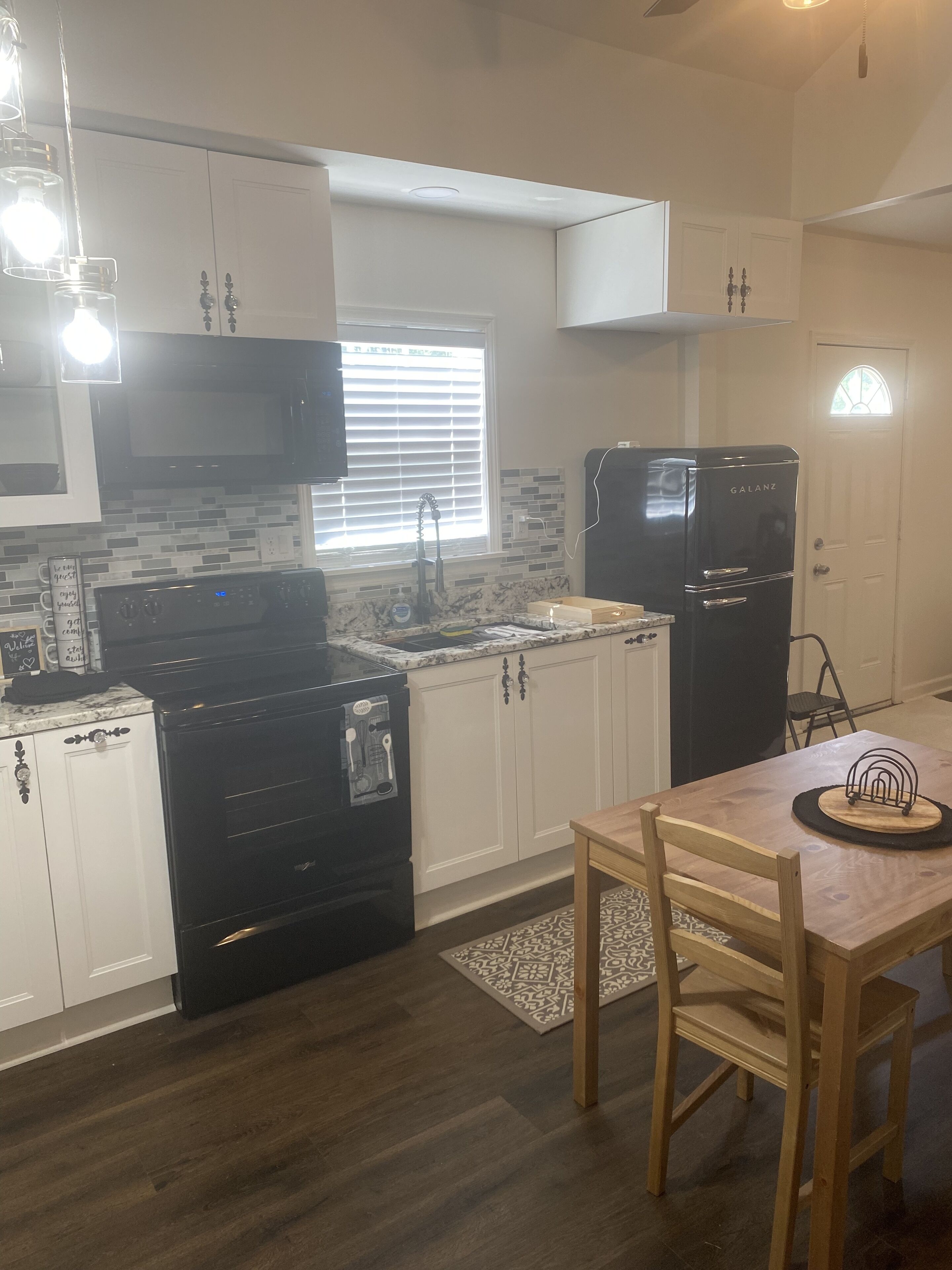 Family-sized Cottage (The Lily Pad) with numerous amenities.