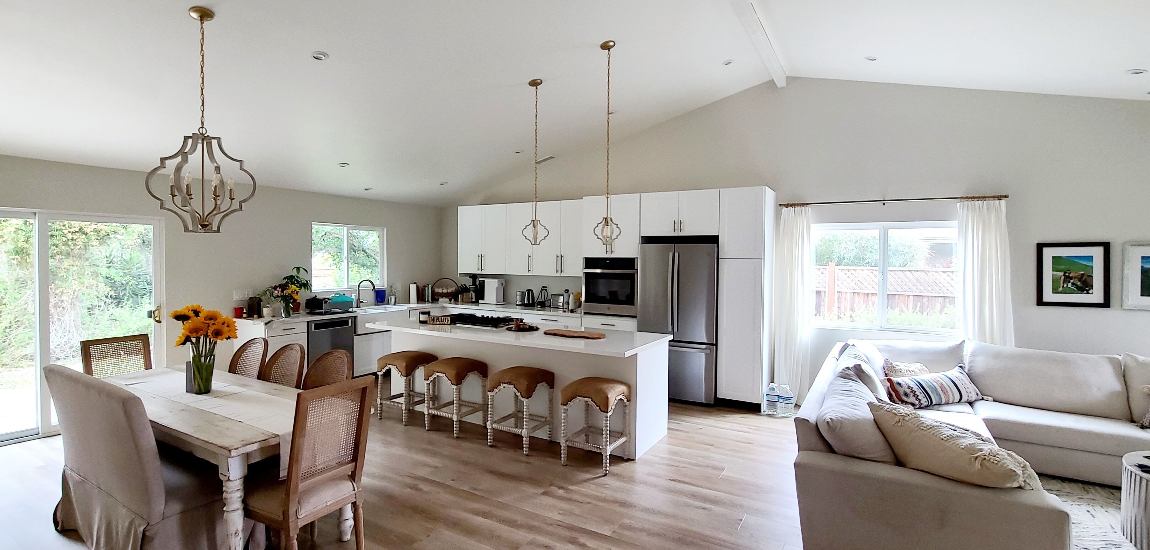 Smart TV, computer monitors