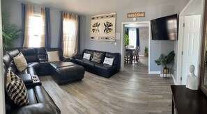 Smart TV, futbolito, tenis de mesa y libros
