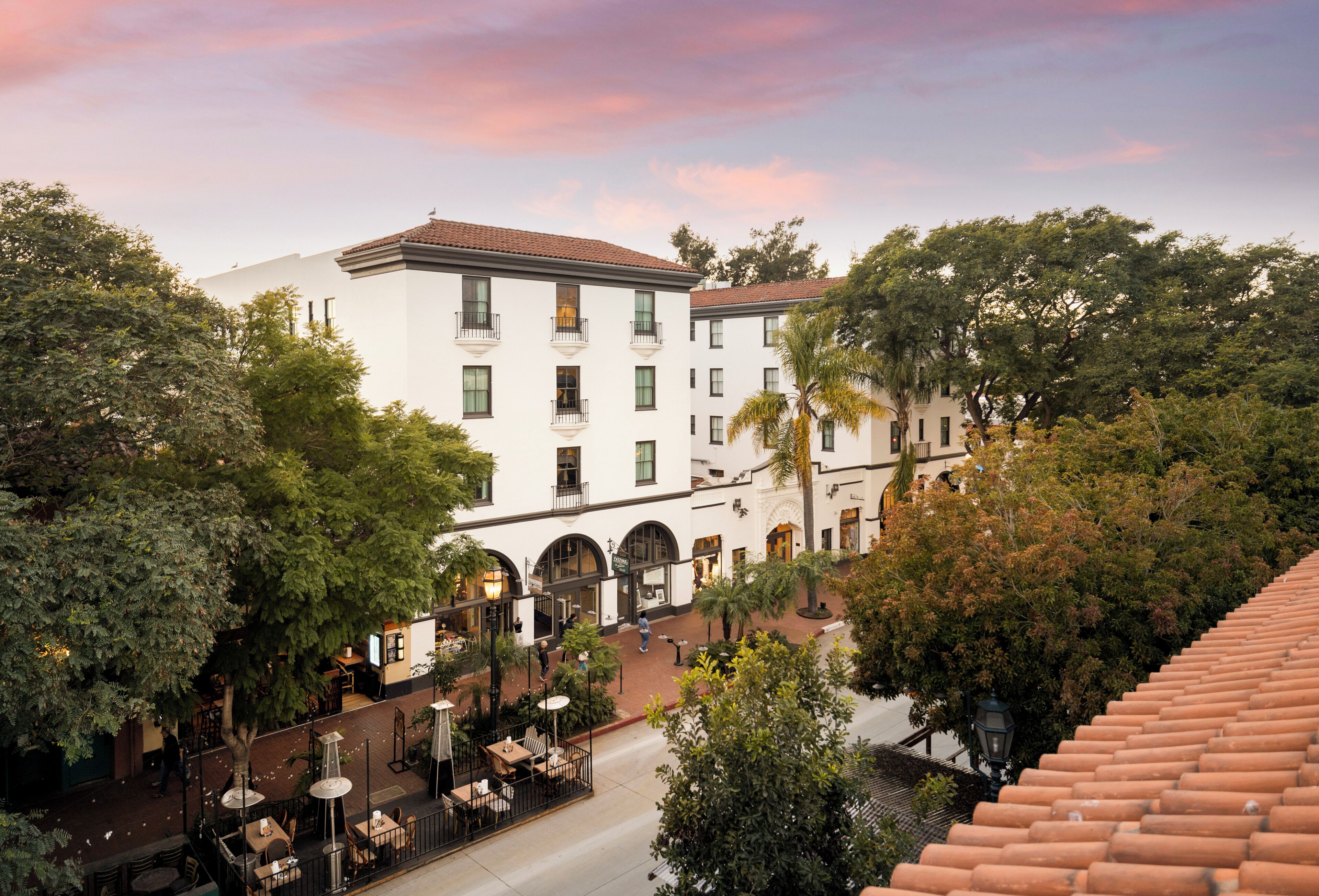 Premium kamer, balkon, uitzicht op stad | Luxe beddengoed, een kluis op de kamer, individueel gedecoreerd