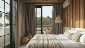 Hochwertige Bettwaren, Zimmersafe, individuell dekoriert