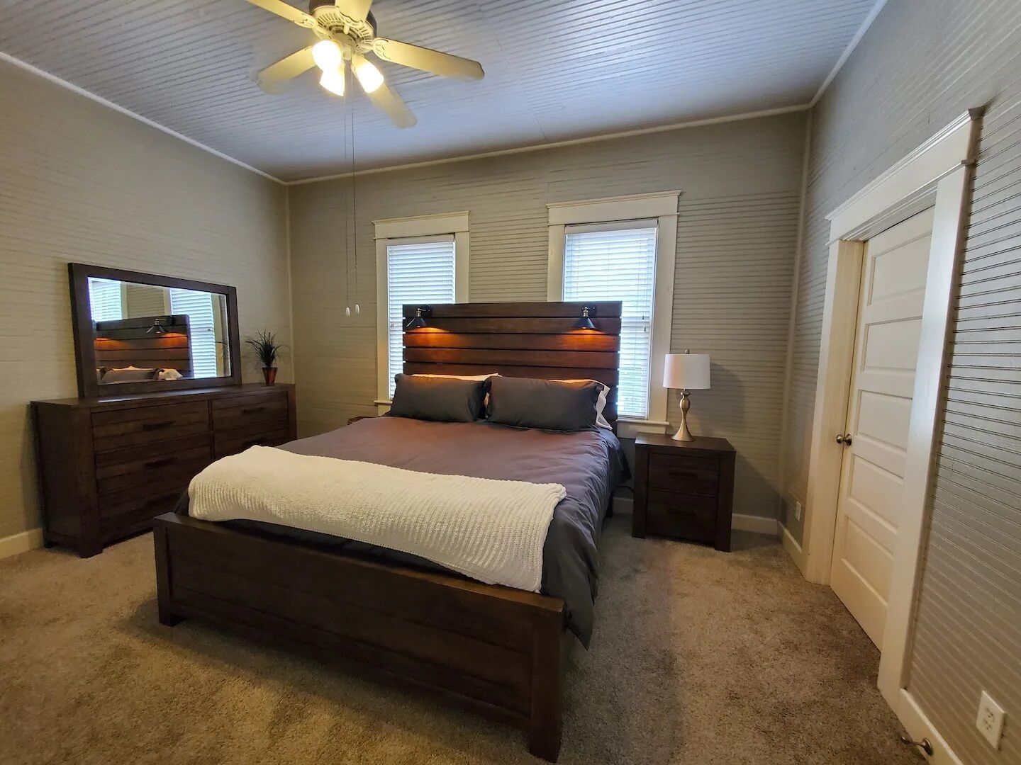 Historic Ybor City Bungalow ... Close to everything!!!