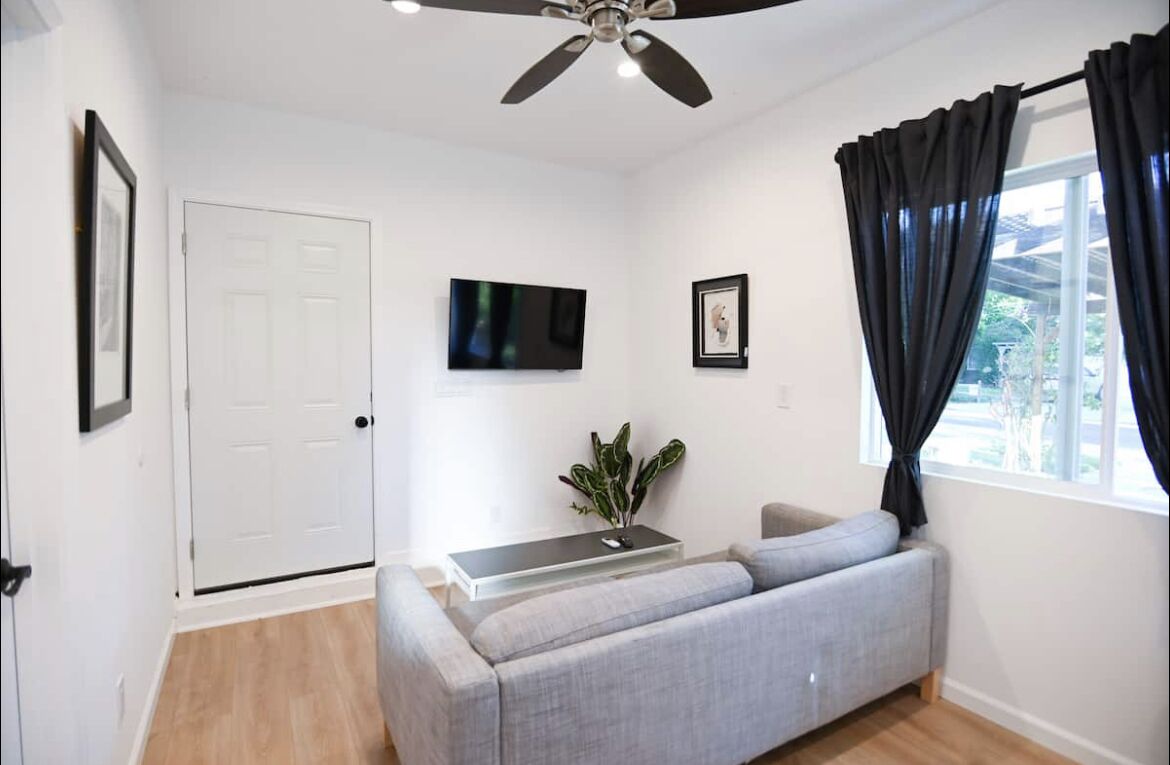 Private Suite Near Universal w/ All the Essentials