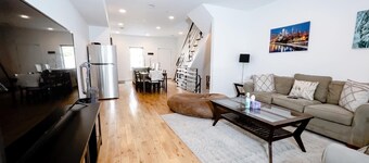 Fantastic 4BR Townhouse W/ HOTTUB