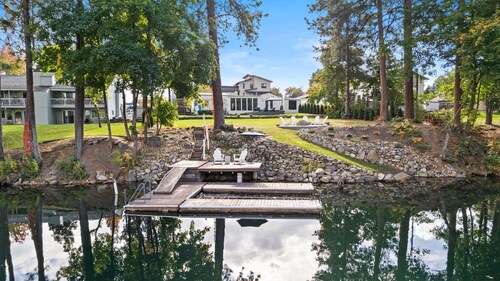 Modern WATERFRONT w/ Private Dock+ Fire Pit+ BBQ+ King Bed
