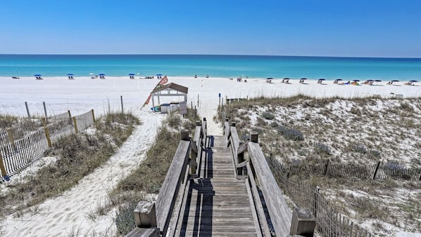 Beach nearby, sun loungers, beach towels