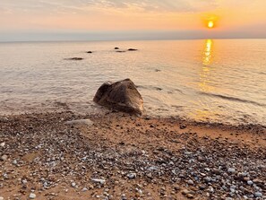 Plage à proximité, chaises longues
