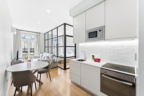 Fridge, microwave, oven, coffee/tea maker
