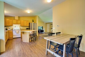 Dining - Lovely Detroit Home w/ Deck - Walk to Town! (Detroit)