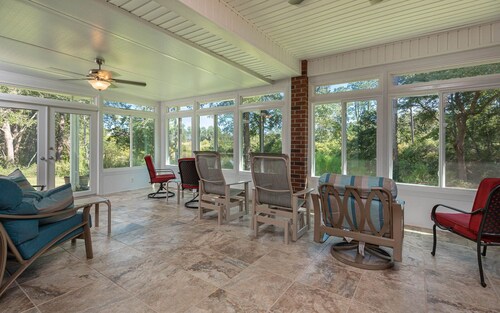 Luxury Executive Home • Perfect for Groups
