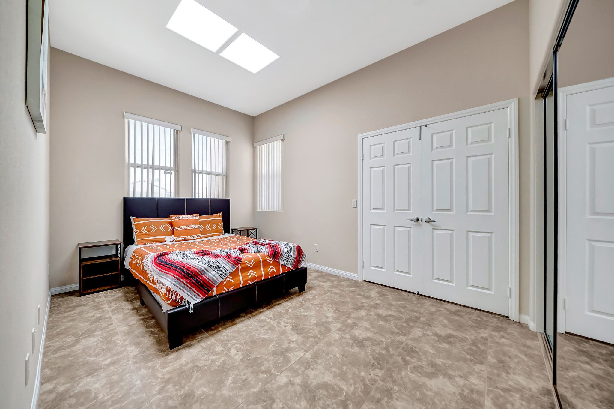 Cheerful vacation House brand-new pool and spa and game room