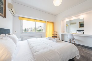 4 bedrooms, in-room safe, iron/ironing board, free WiFi