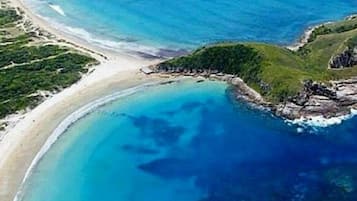 Confortavel Apto para 6 pessoas - apto 2 | Beach | On the beach, white sand, 20 beach bars