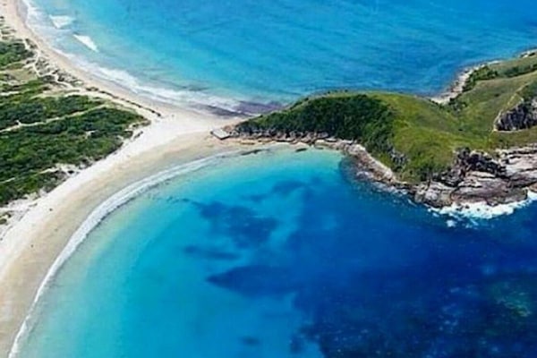 Confortavel Apto para 6 pessoas - apto 2 | Beach | On the beach, white sand, 20 beach bars