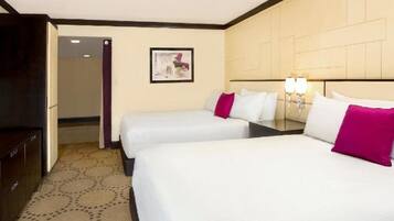 1 slaapkamer, een bureau, een strijkplank/strijkijzer, wifi