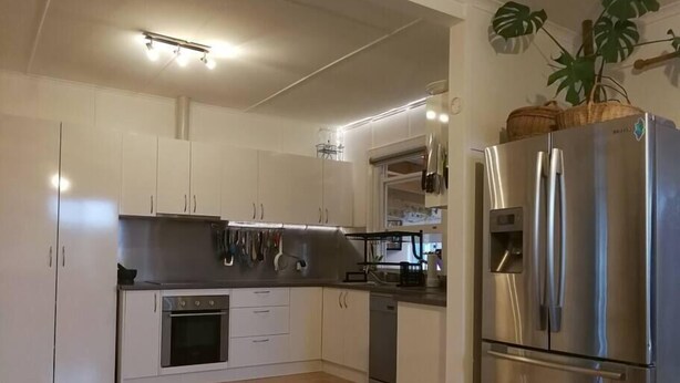 Coffee/tea maker, fridge, microwave, oven - Fun Family House King Island (Currie)